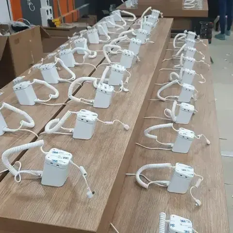 Як захистити товари на вітрині та відкритій викладці